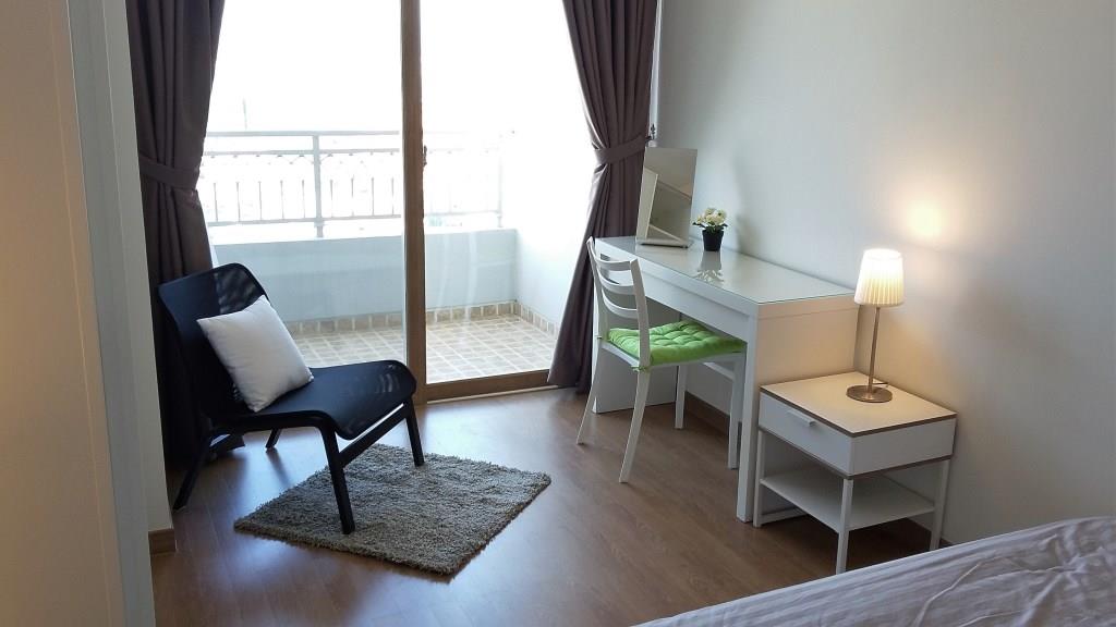 Sprawling 2-Bedrooms Condo for Sale | De Castle Royal